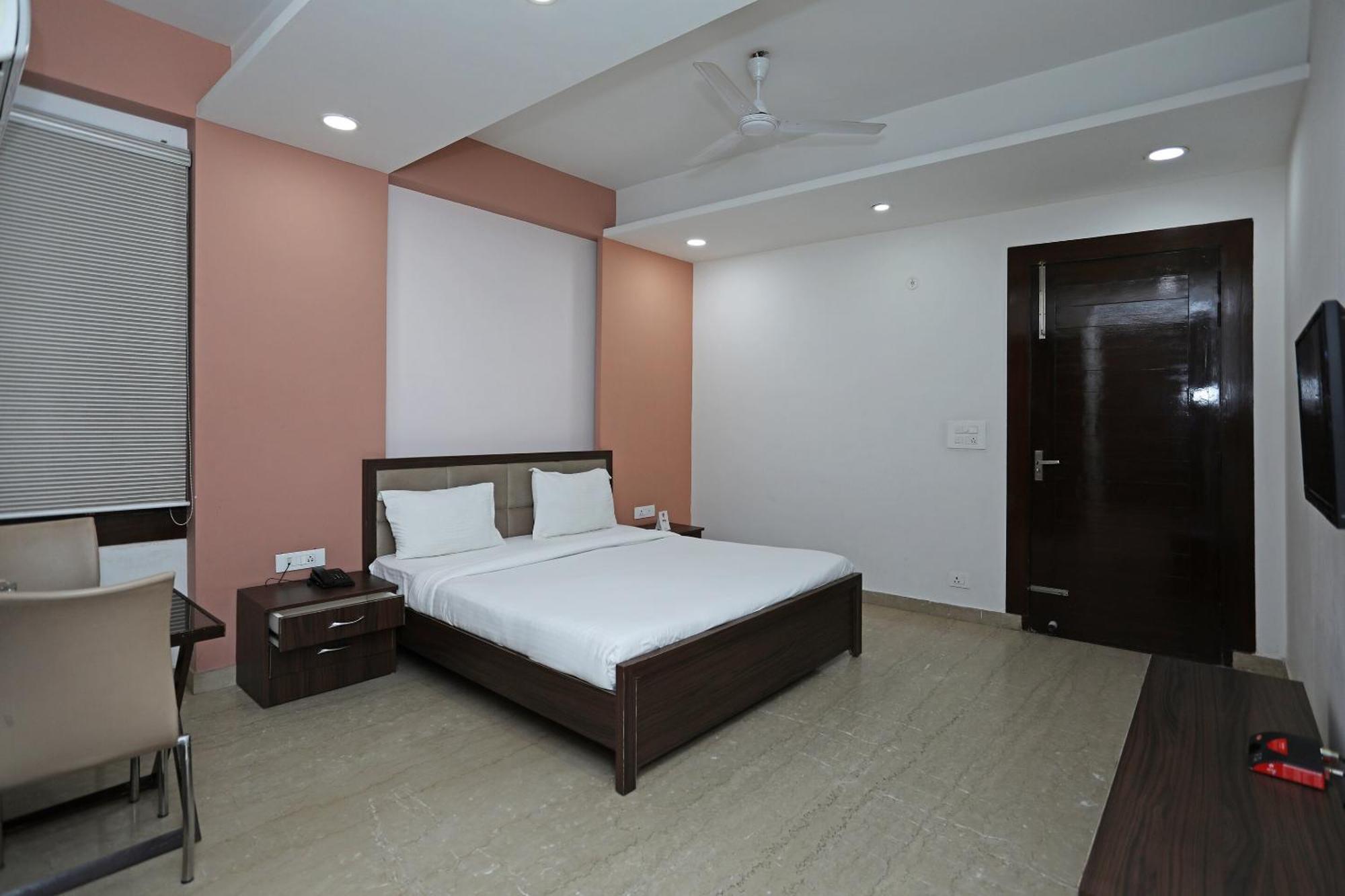 Hotel O Sainik Inn ลัคเนา ภายนอก รูปภาพ